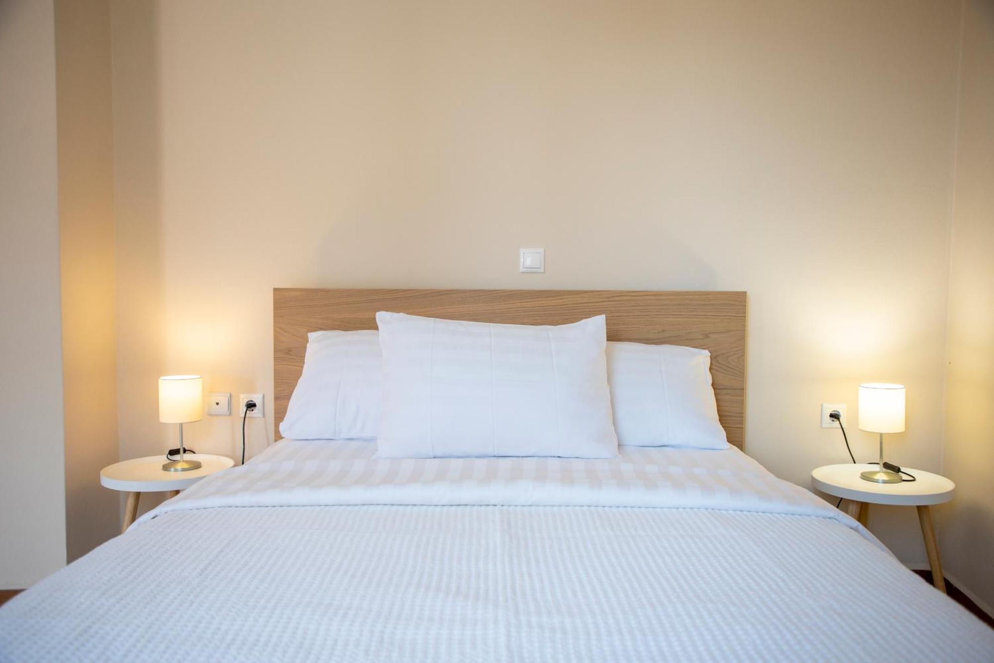 Thisoa 2 * Aegina